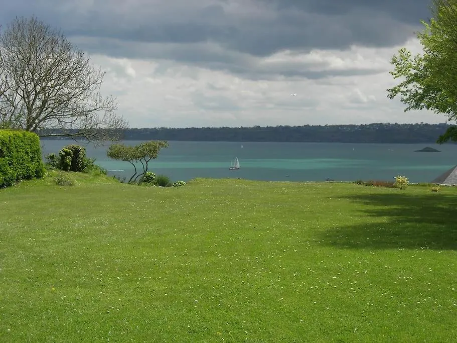 Havre De Paix Avec Vue Imprenable Sur La Mer Ploubazlanec